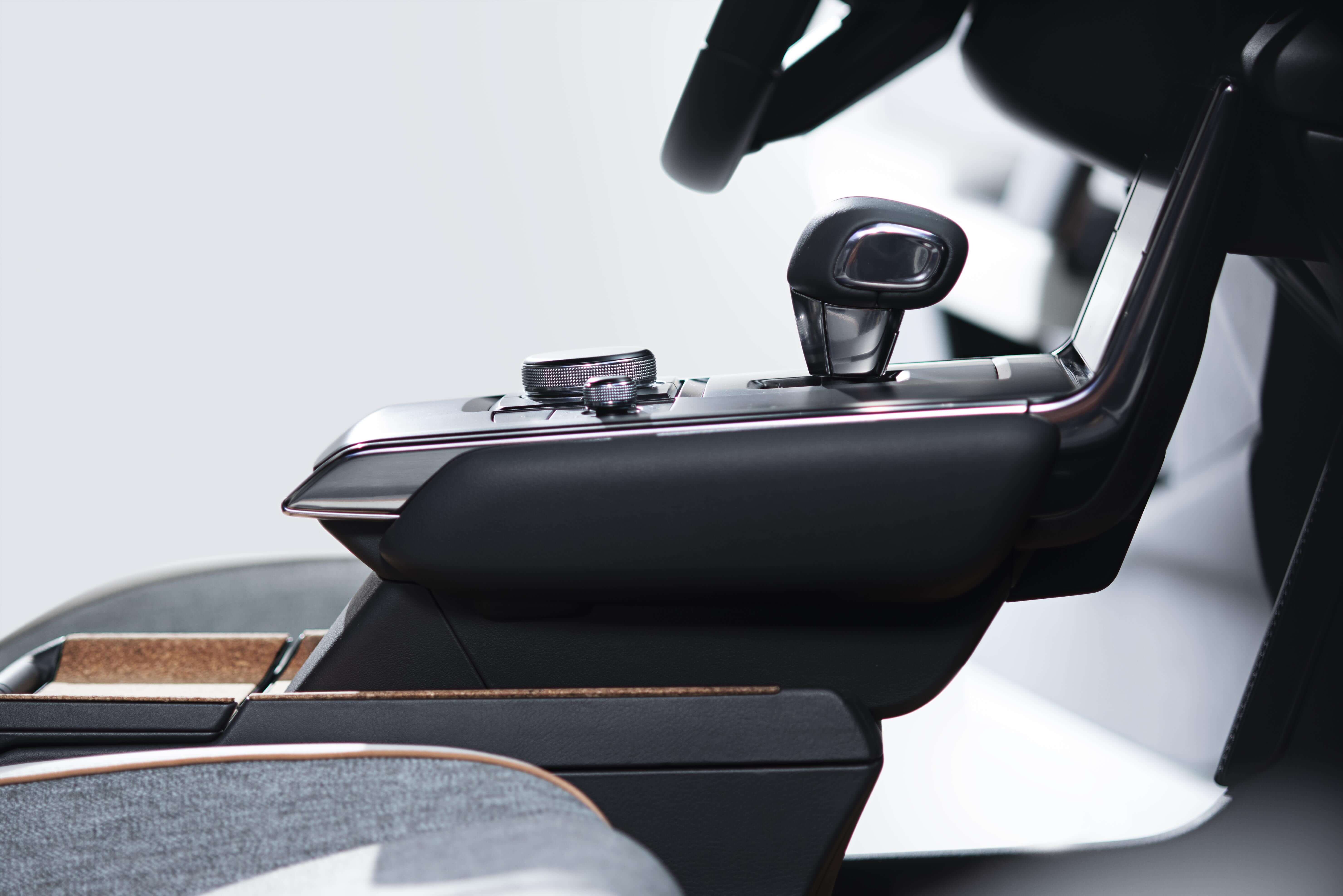 Mazda Mx 30 Floating Console