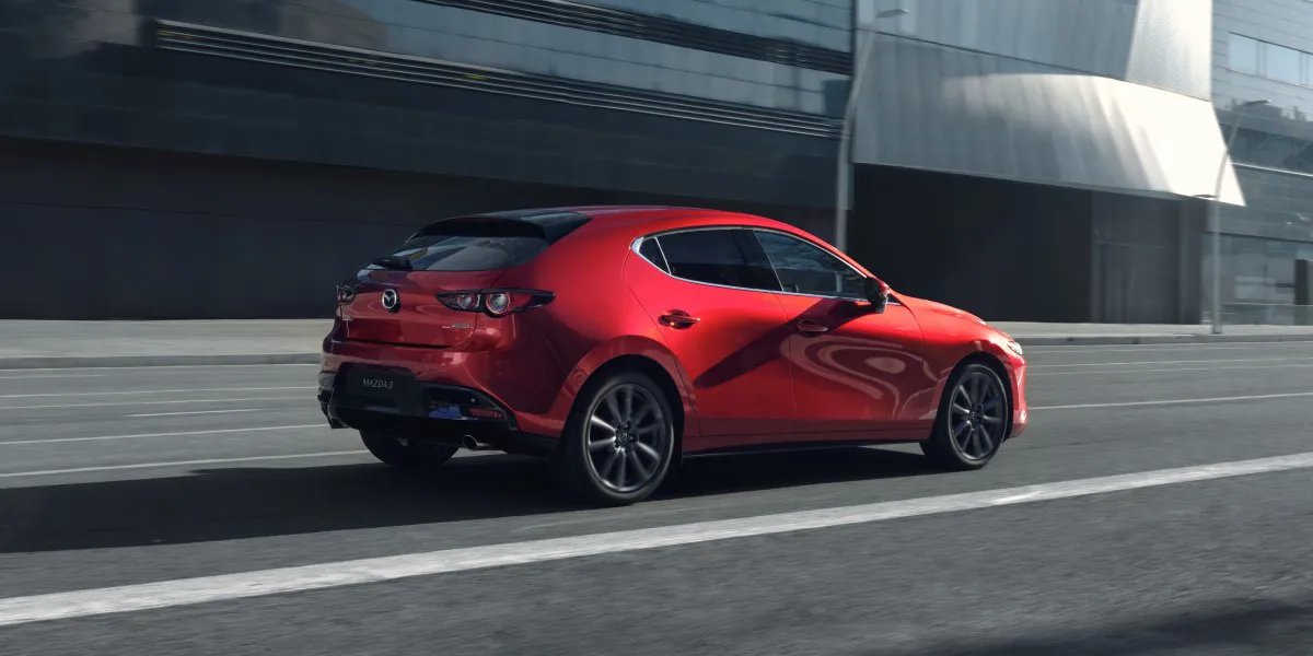 Mazda3 Sideshot01 Nameplate 1200X600