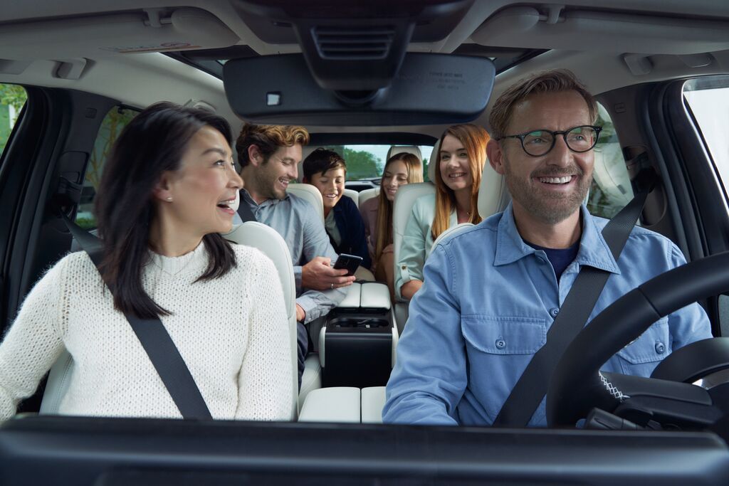 Medium 2023 Cx 80 Ger Lhd C048 Int Viewof3rows Childrensittingin3rdrow With2ndconsole Space Premiummodern Whitenappaleather High Withtalents Until Mar6th2027